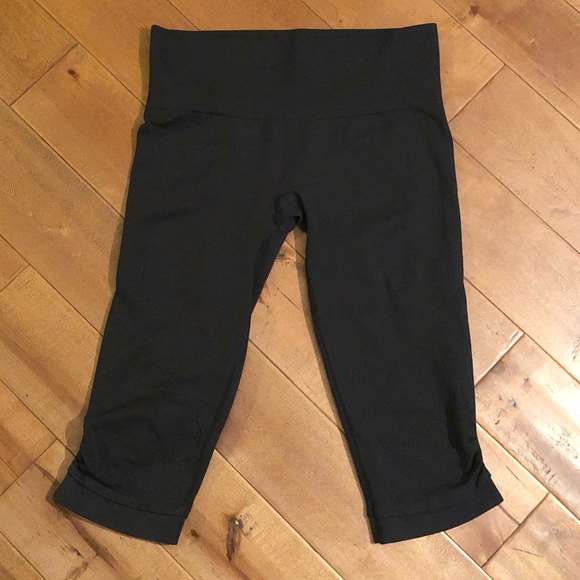 lululemon athletica Pants - Lululemon In The Flow Crop Black Yoga Dance Sz 8
